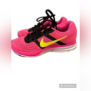 UEC-Women’s Nike Pegasus 30 in Size 6.5.